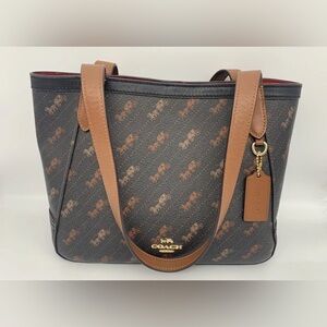 NEW Coach Horse and Carriage Tote 27 With Horse And Carriage Dot Print